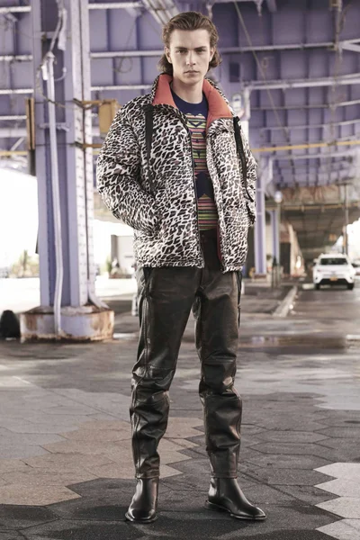 Look 44